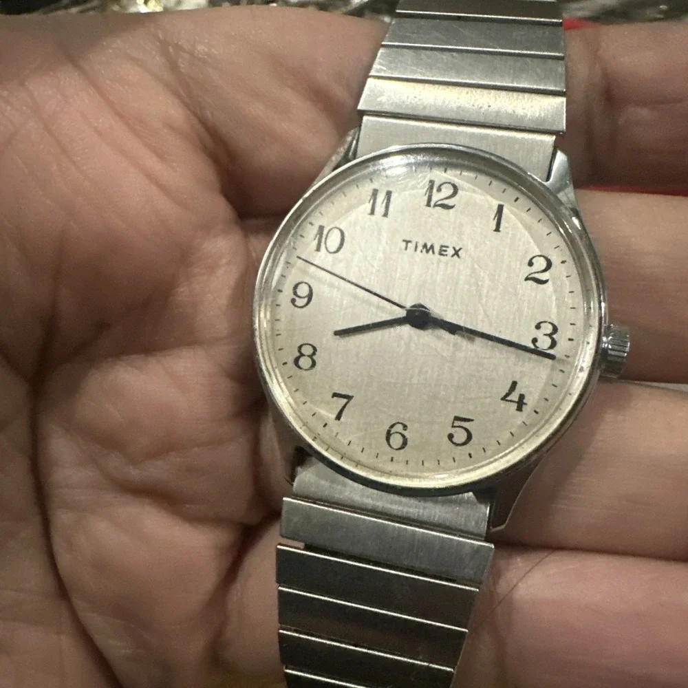 Working Vtg Timex Manual Wind 34mm Mens Watch Silver Tone Works Fine Fit 7.5